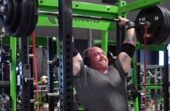 Mitchell Hooper Trains Overhead Press with Bands, Locks Out 200 Kilograms (440 Kilos) for Reps