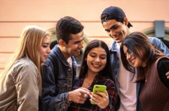 US Surgeon Normal says social media can pose ‘a profound danger’ to teenagers’ psychological well being