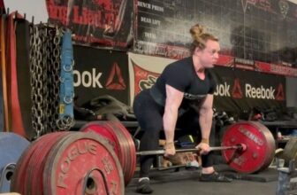 Kristy Hawkins Pulls Over 272.1 Kilograms (600 Kilos) with Sumo Deadlift for First Time