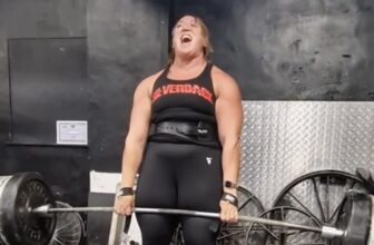 Lucy Underdown Deadlifts Present Strongwoman World Report (300 Kilograms/661.4 Kilos) for 3 Reps