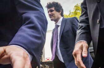 Decide Revokes Sam Bankman-Fried’s Bail, Throws Him Again in Jail