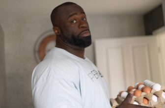 Samson Dauda Shares Full Day of Consuming 4.5 Weeks Out From 2023 Mr. Olympia